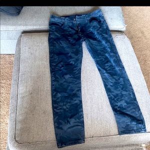 Navy camo levi pants waist:34 length :32